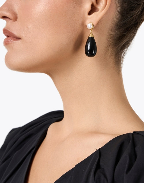 Black and Gold Pearl Teardrop Earrings
